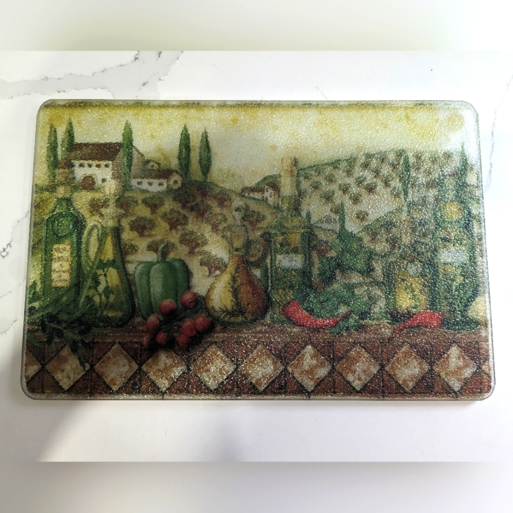 Glass cutting board. Small size. Good condition